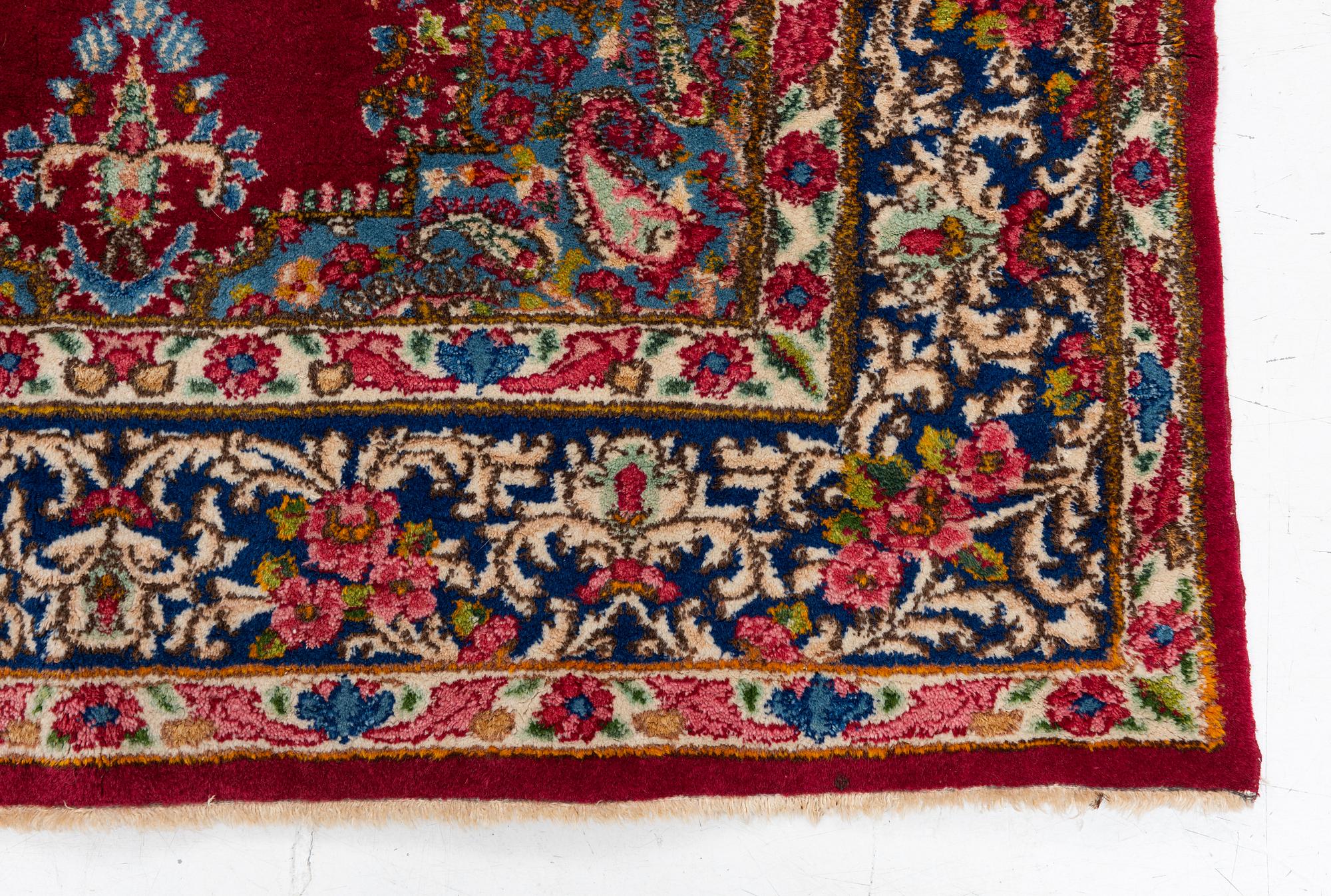 Carpet, Kirman, approx. 208 x 125 cm.