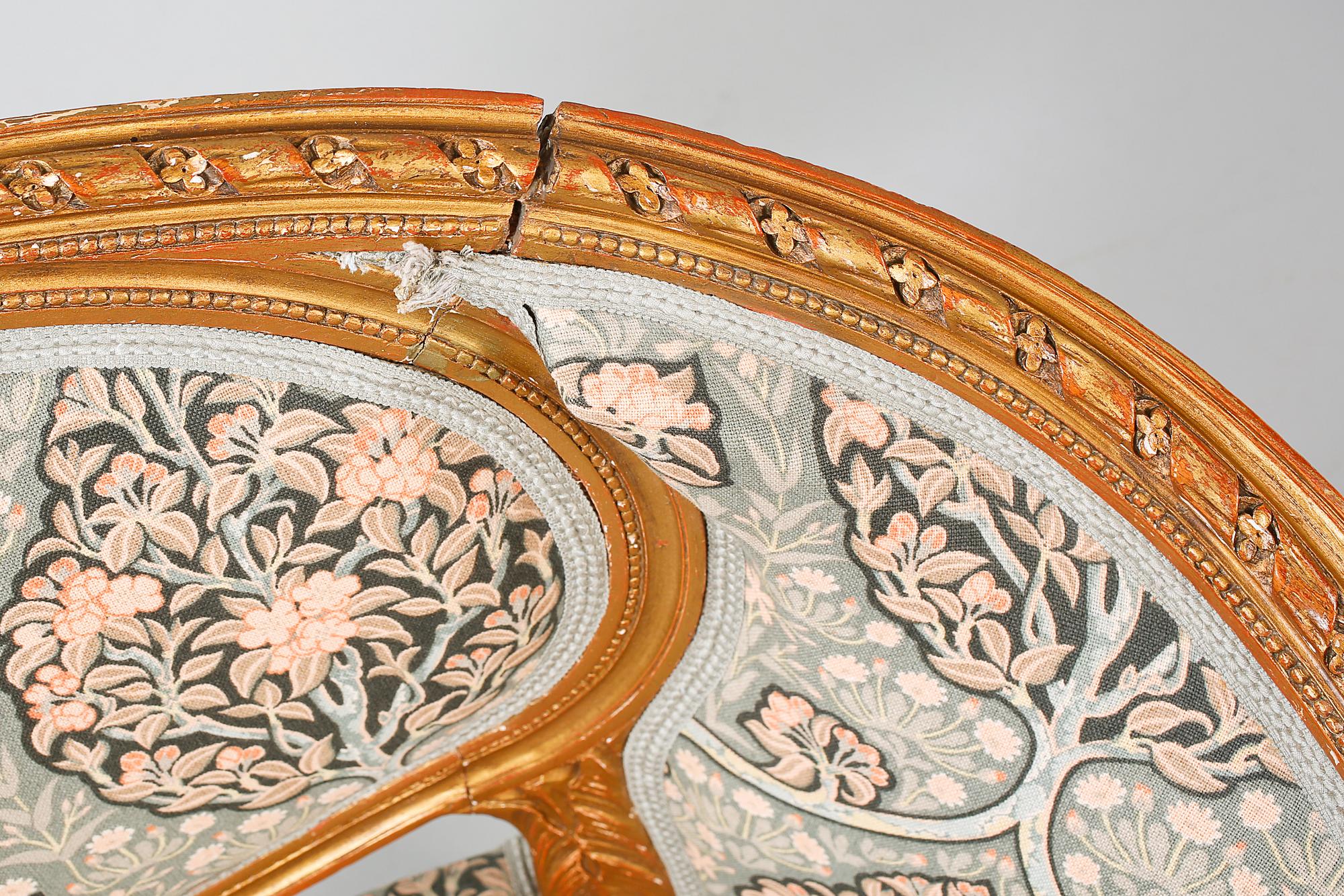 FÅTÖLJER, ett par Louis XVI-stil, 1900-tal.