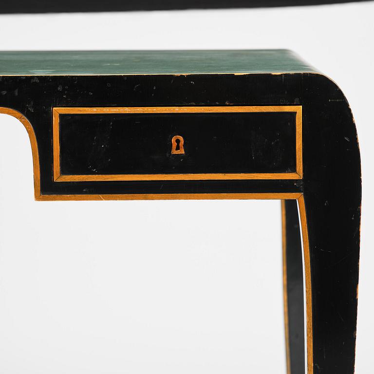 Carl Hörvik, a Swedish Grace desk, Nordiska Kompaniet, for Les Arts Décoratifs Suédois, Paris, 1928.