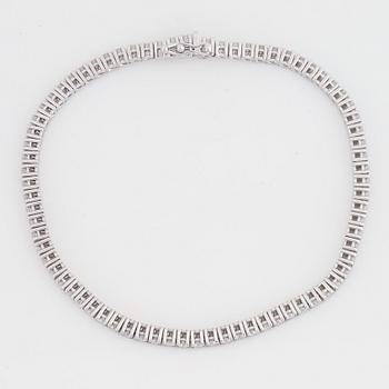 Brilliant-cut diamond tennis bracelet, with certificate HRD.