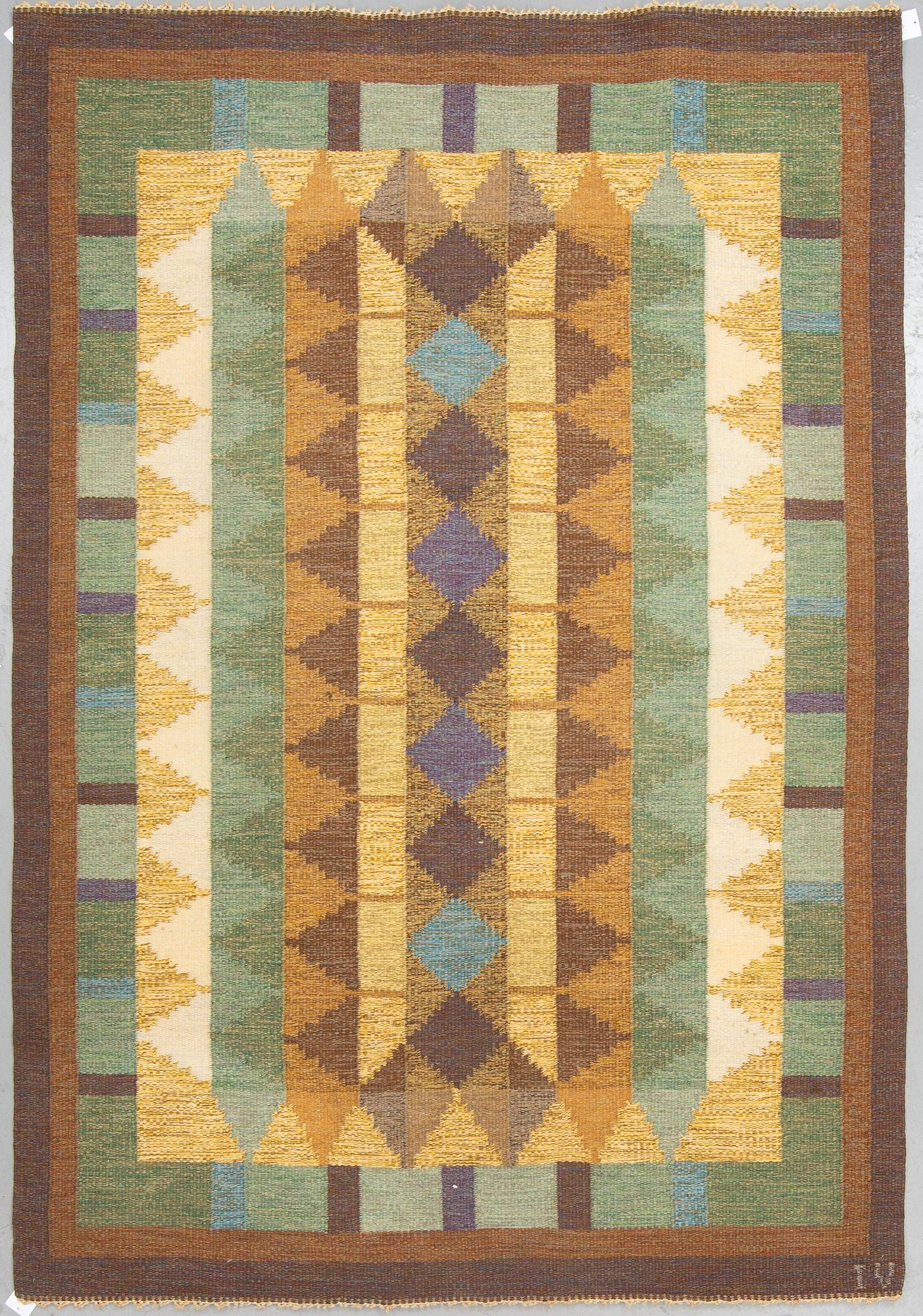 MATTO, flat weave, ca 243,5 x 167-167,5 cm, signed IV, Sweden around  the middle of the 20th century.