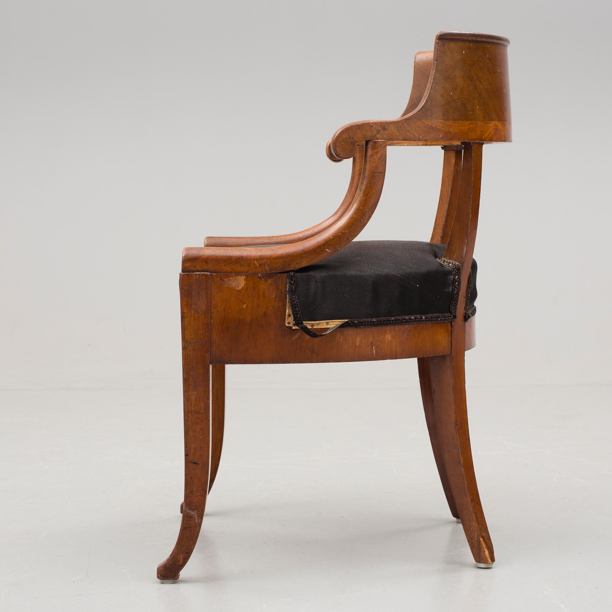 KARMSTOL/SKRIVBORDSSTOL, empire. 1800-talets andra kvartal.