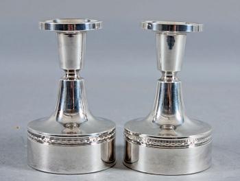 LJUSSTAKAR, ett par, silver, 1900-talets andra hälft.