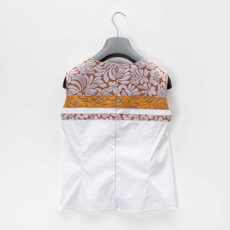 Prada, a cotton top, size 38.