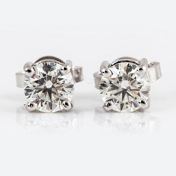 Brilliant-cut diamond earrings, totalt 1,11 ct,  K/Vs-si-p.