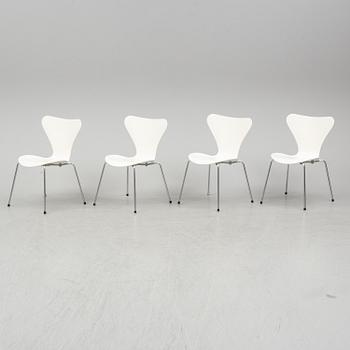 ARNE JACOBSEN, "Sjuan", 4 st, stolar, Fritz Hansen, Danmark 1995.