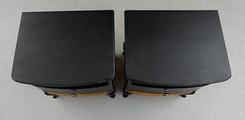 SÄNGBORD, 1 par, 1900-talets första hälft.