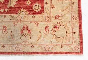 An Ushak carpet, c. 238 x 170 cm.