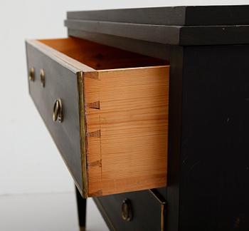 BYRÅ, gustaviansk stil, 1900-talets första hälft.