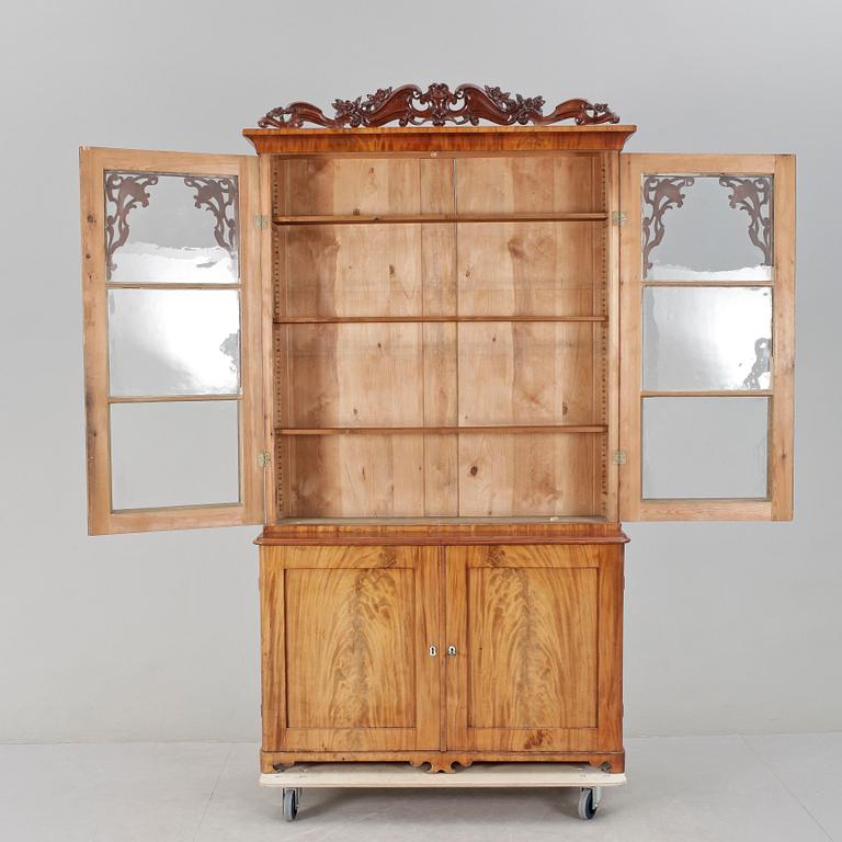 BOKSKÅP, senempire, 1800-talets mitt.