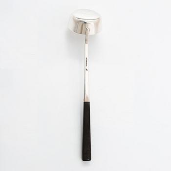 Mauno Honkanen, A silver sauce bowl with ladle for Tillander, Helsinki 1957.