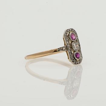 RING, platina, diamanter, rubiner. Ryska stämplar.