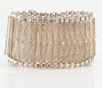 ARMBAND.