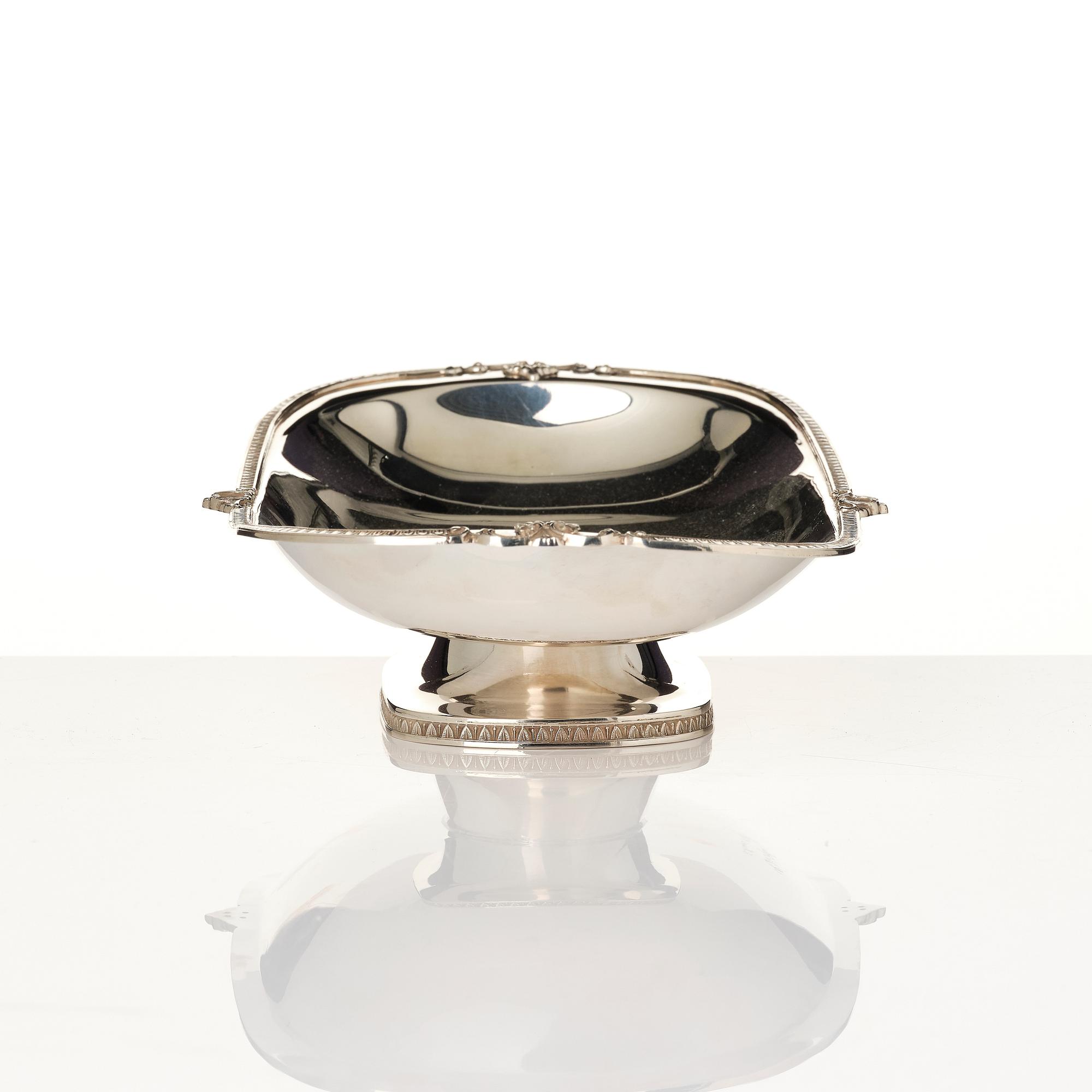 A bowl, 800/1000 silver, Vercelli, Italy, mid-20th Century.