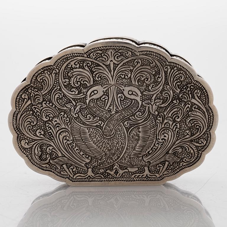 Dosa, silver, Kandyan Arts Association, Sri Lanka, sannolikt 1900-talets första hälft.