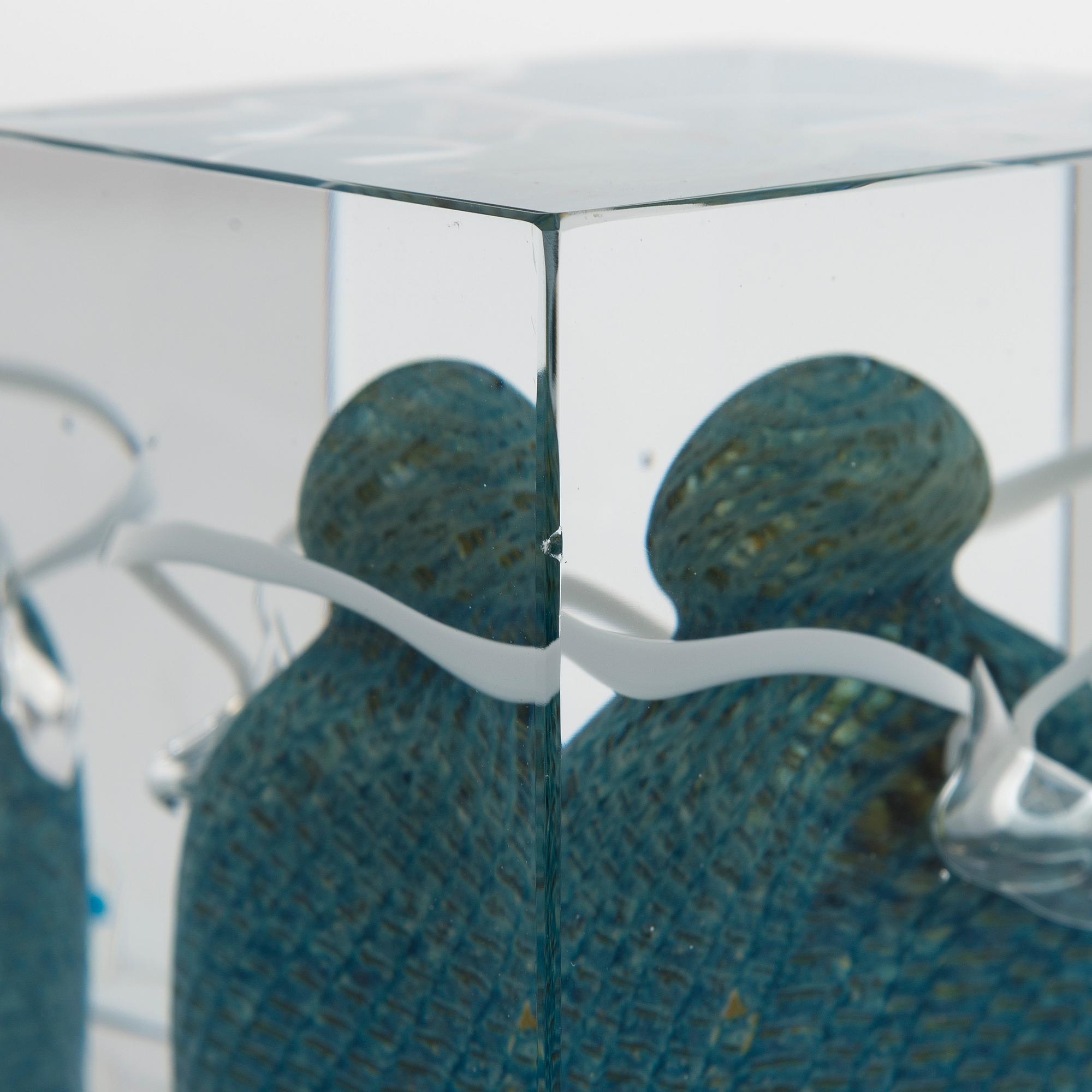 Oiva Toikka, vuosikuutio, signeerattu Oiva Toikka, Nuutajärvi 1988, numeroitu 354/2000.