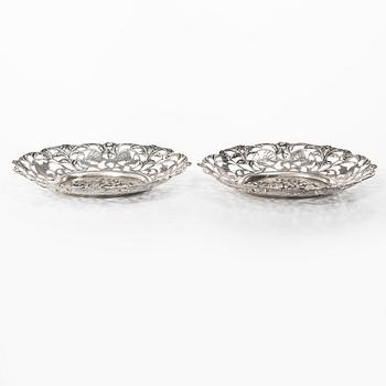 Fat, ett par, silver, rokokostil, 1900-tal.