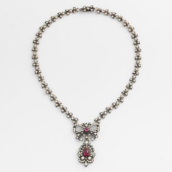 Set of necklace and earrings, silver and paste.