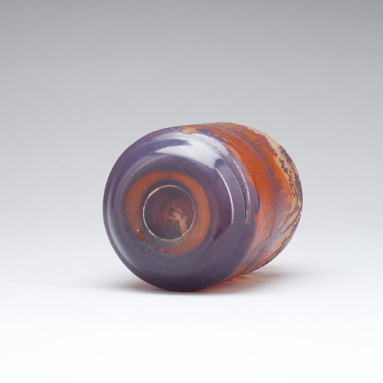 VAS, glas, jugend, signerad Daum Nancy, France.