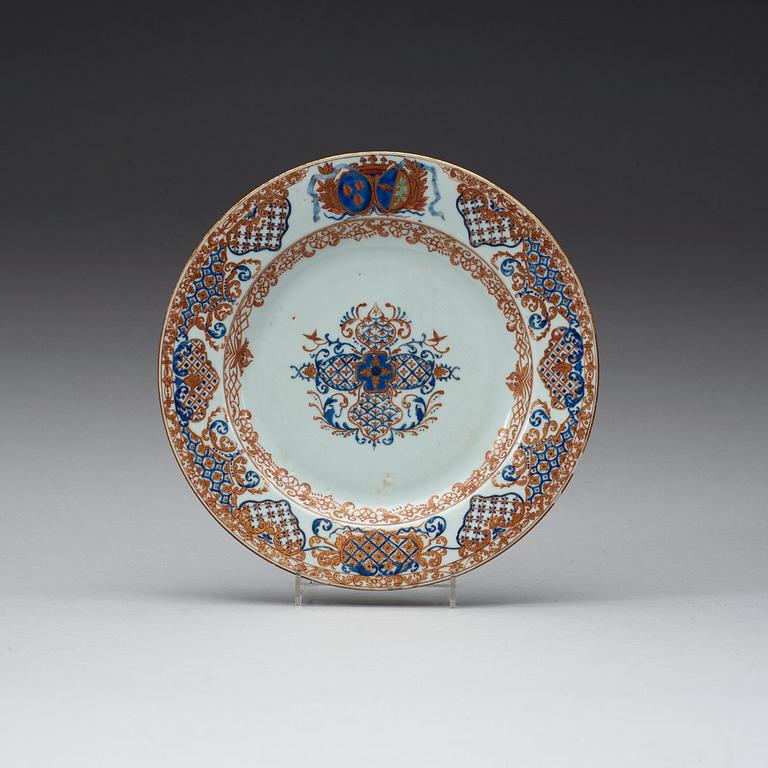 An enamelled armorial dinner plate, Qing dynasty, Yongzheng (1723-35).