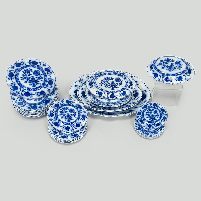 Servidelar, 29 st, "Flow Blue", modell Holland, Johnson Brothers, England.