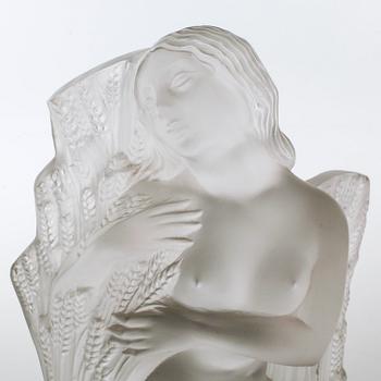 A glass sculpture from Lalique in France from the second half of the 20th century.