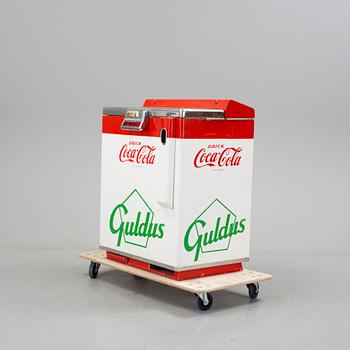 KYL, för dricka "Coca-Cola" och "Guldus", 1900-talets mitt.