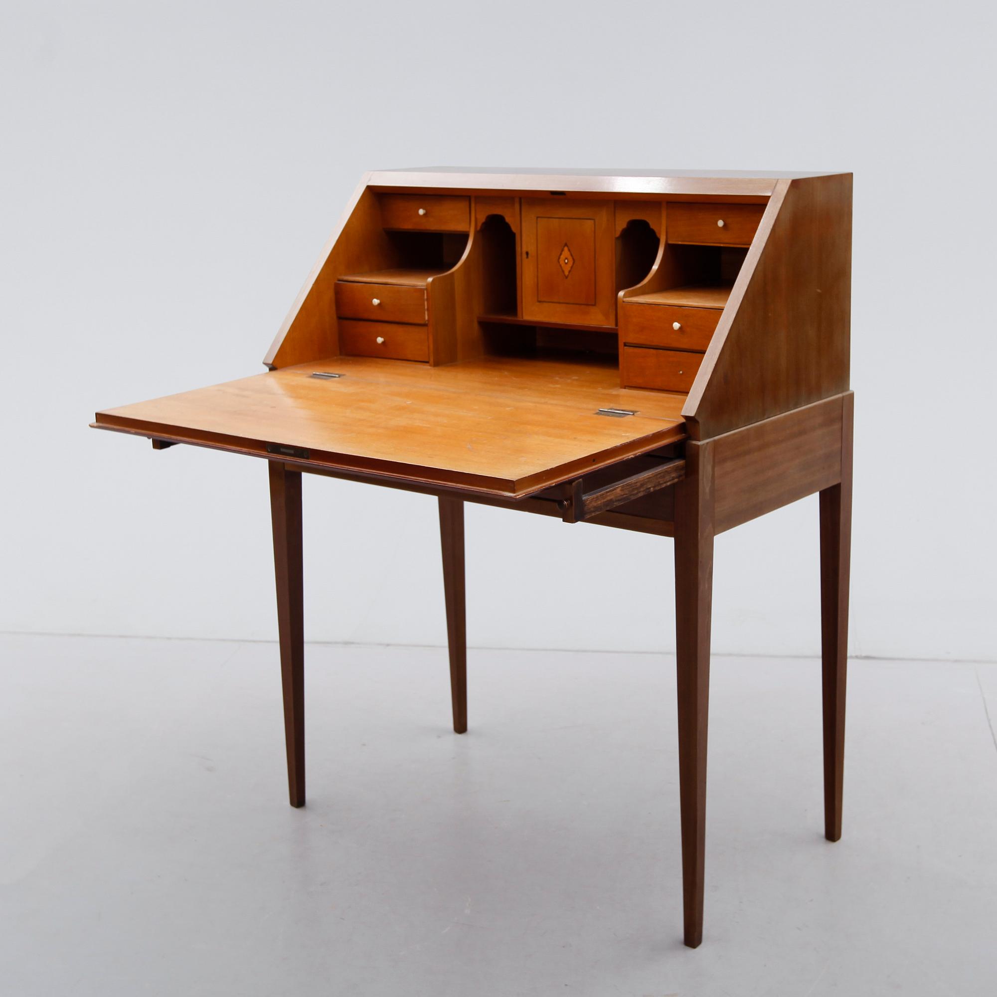 SEKRETÄR, 1900-talets första hälft.