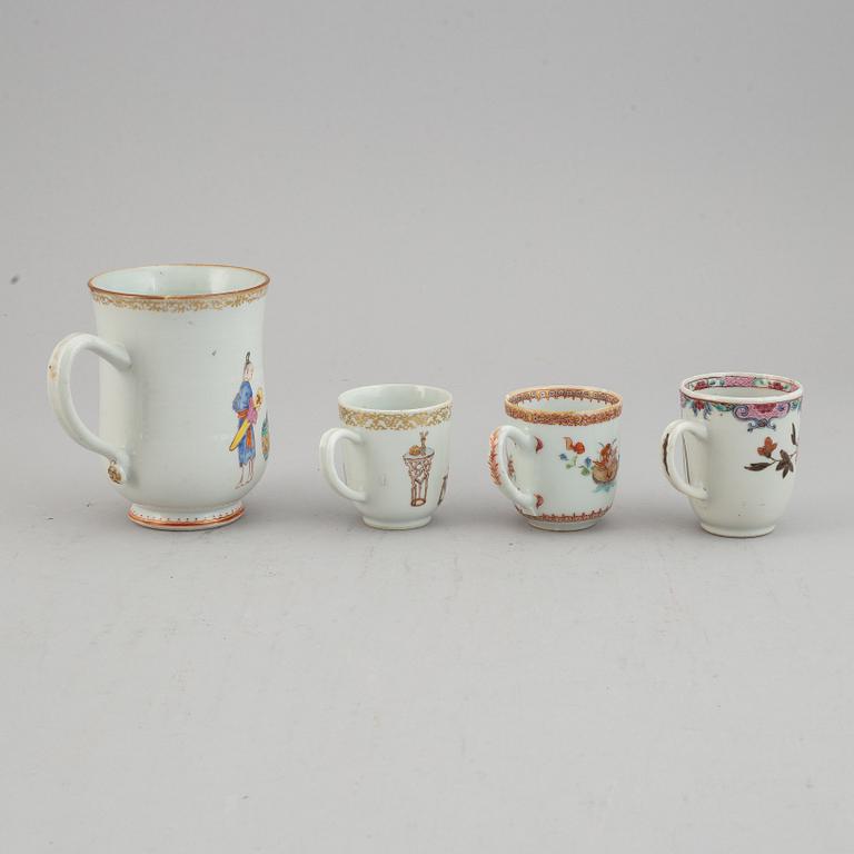 Muggar, fyra stycken, kompaniporslin. Qingdynastin, Qianlong (1736-95).