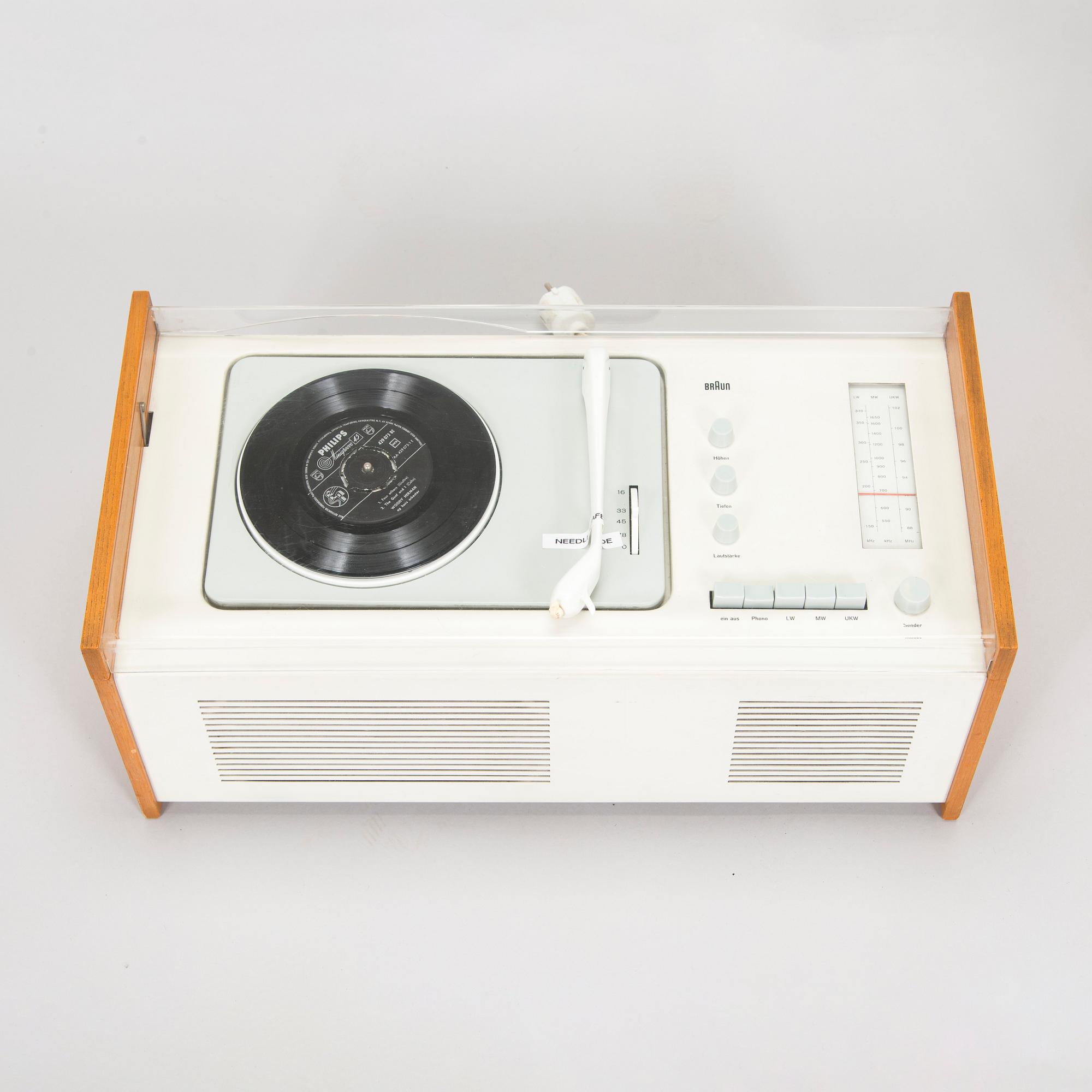 Dieter Rams, radiogrammofoni, "Phonosuper SK-5", Hans Gugelot & Dieter Rams, sekä kaiuttimet, "L1", Braun AG. Saksa, 1950-60-luku.
