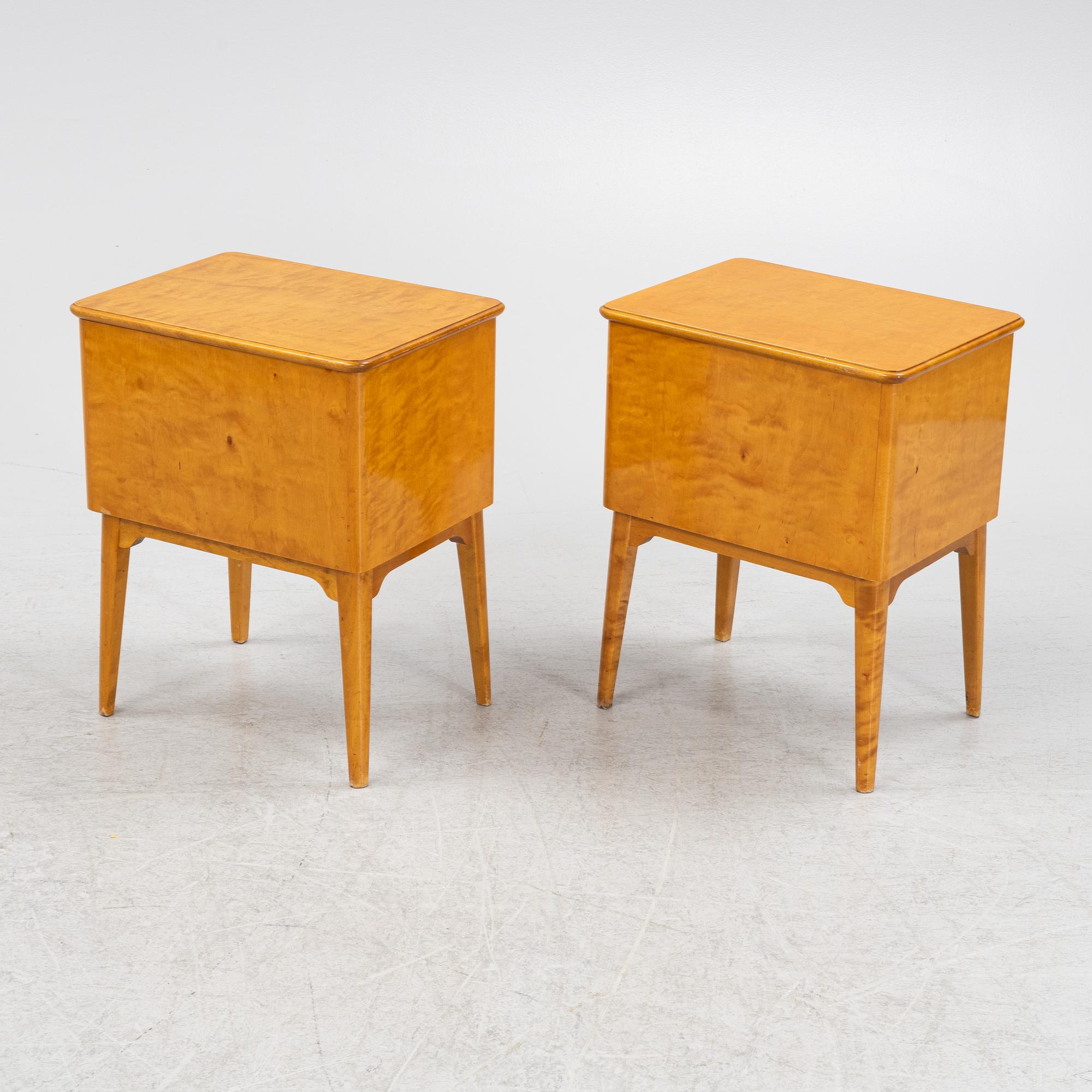 Sängbord, ett par, 1900-talets första hälft.