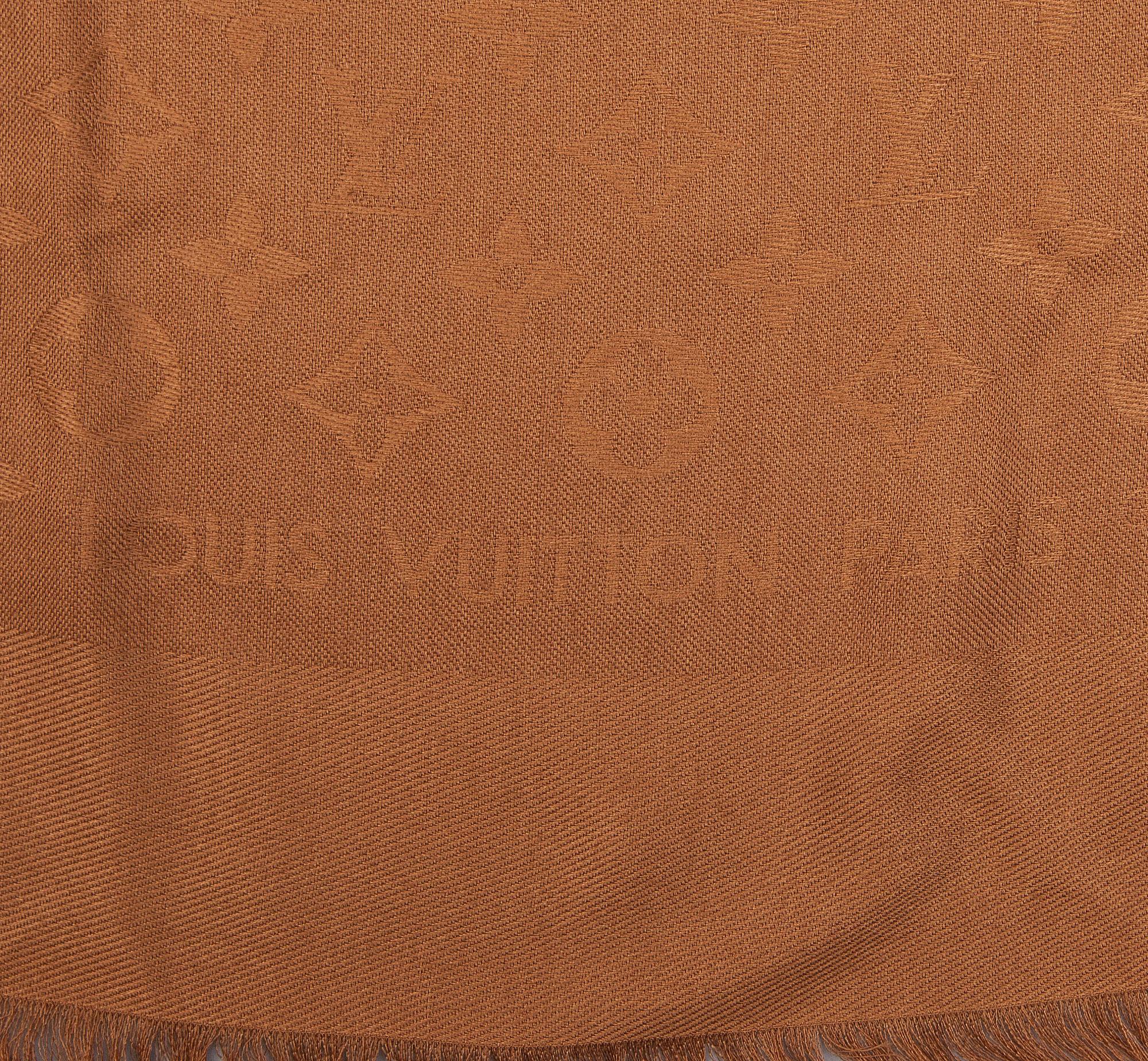 SJAL, Louis Vuitton.