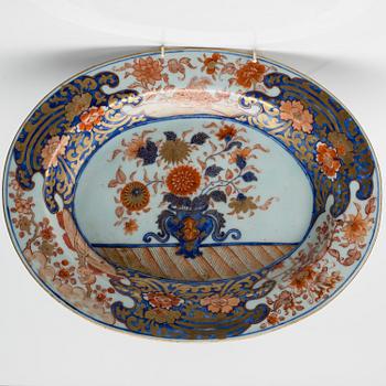 UPPLÄGGNINGSFAT, porslin, Kina, Imari, 1700-tal.