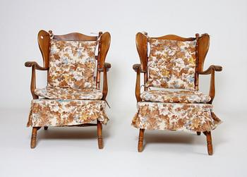 ÖRONLAPPSFÅTÖLJER, ett par, 1900-tal.