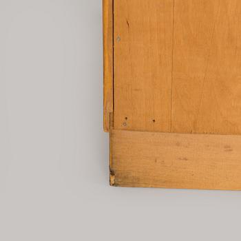 Aino Aalto, kirjahylly /kirjakaappi,  malli 408, O.Y. Huonekalu- ja Rakennustyötehdas A.B, 1950-luvun alku.