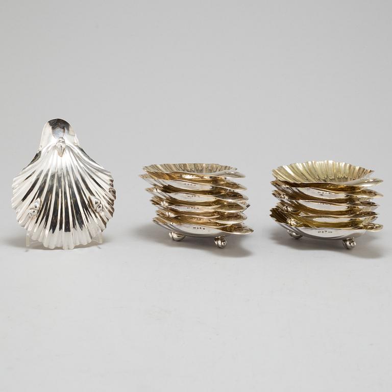 12 parcel-gilt silver caviar bowls by Gustaf Möllenborg and CG Hallberg, Stockholm, 1837-1904.