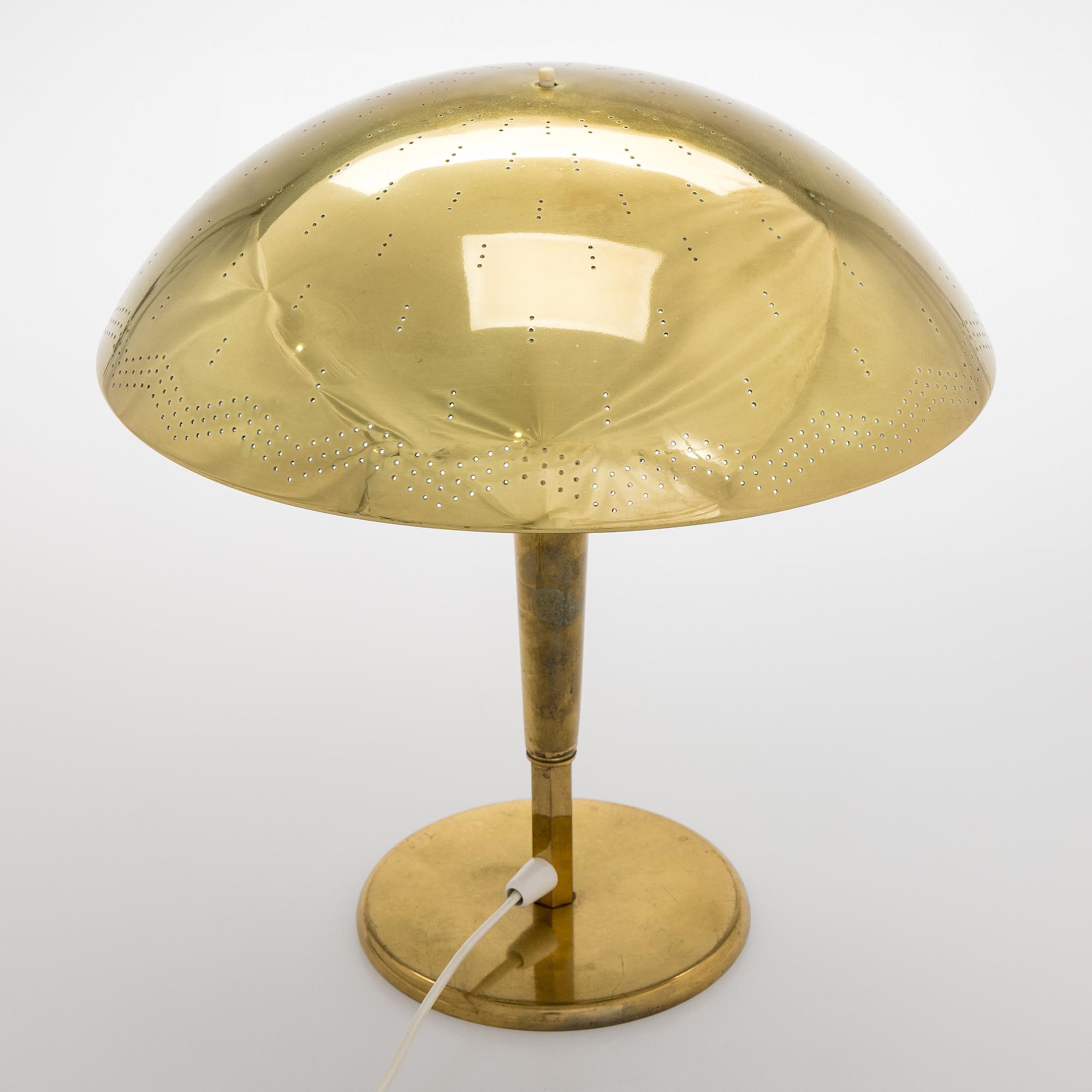 Paavo Tynell, A mid-20th century '5061' table lamp for Taito Finland.
