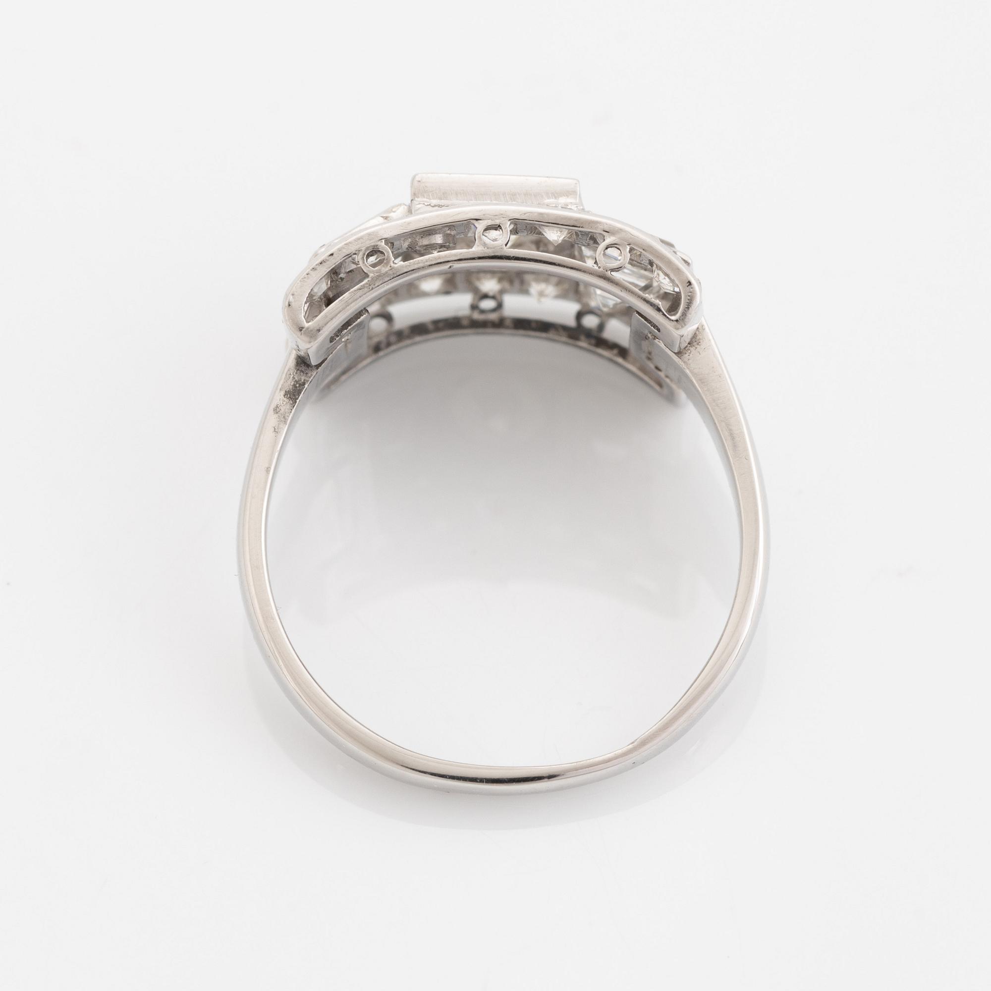 Brilliant-cut, old-cut brilliant and step-cut diamond ring.