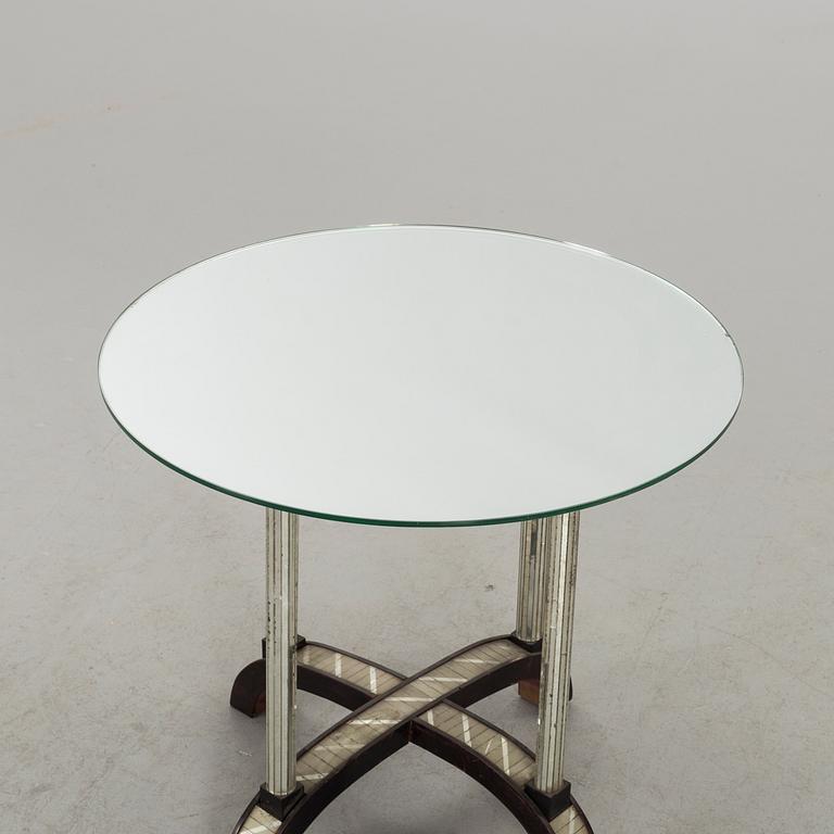 An italian 20th century mirror table.