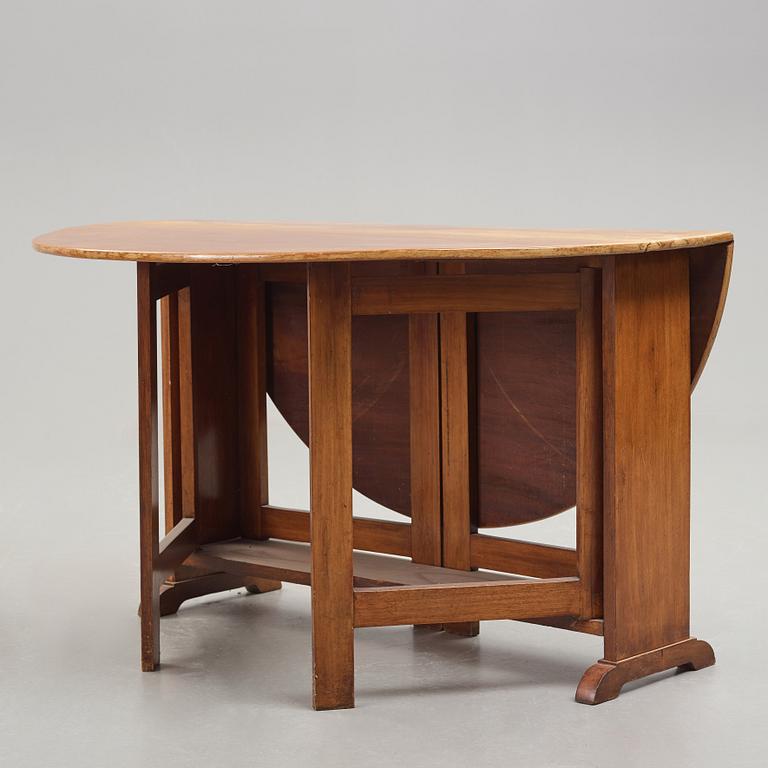 A gateleg table, first half of the 19th century.