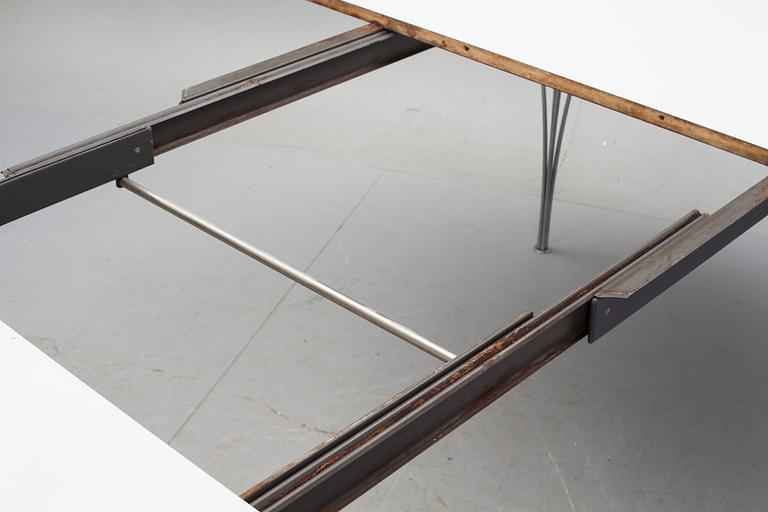 MATBORD, "Superellips" design av Piet Hein och Bruno Mathsson för Fritz Hansen, Danmark. Total längd 300.