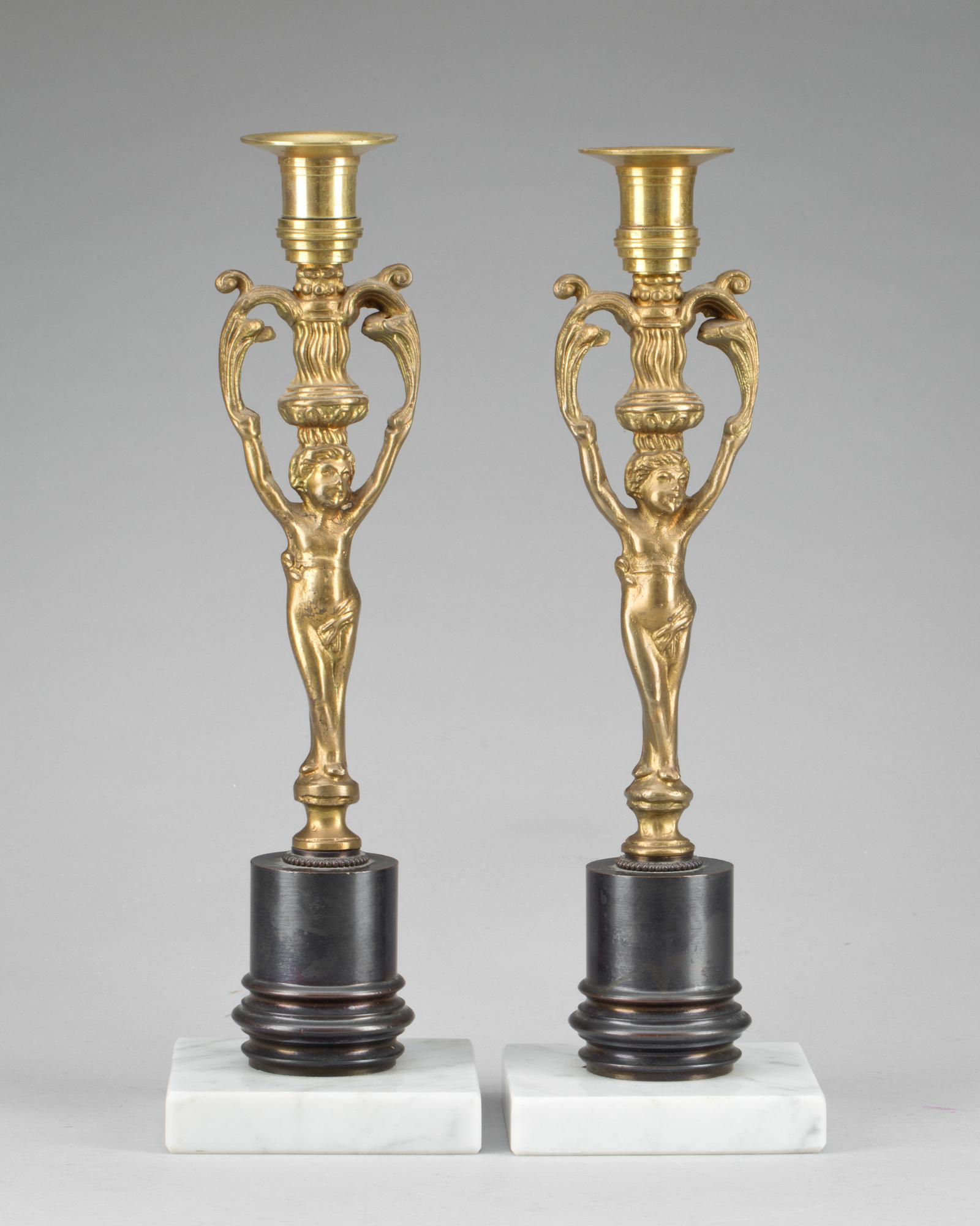 LJUSSTAKAR, ett par, empirestil, omkring 1900.