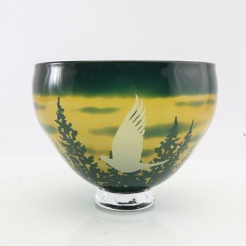 Jette Jörgensen, bowl, cased glass, signed and dated 1989.