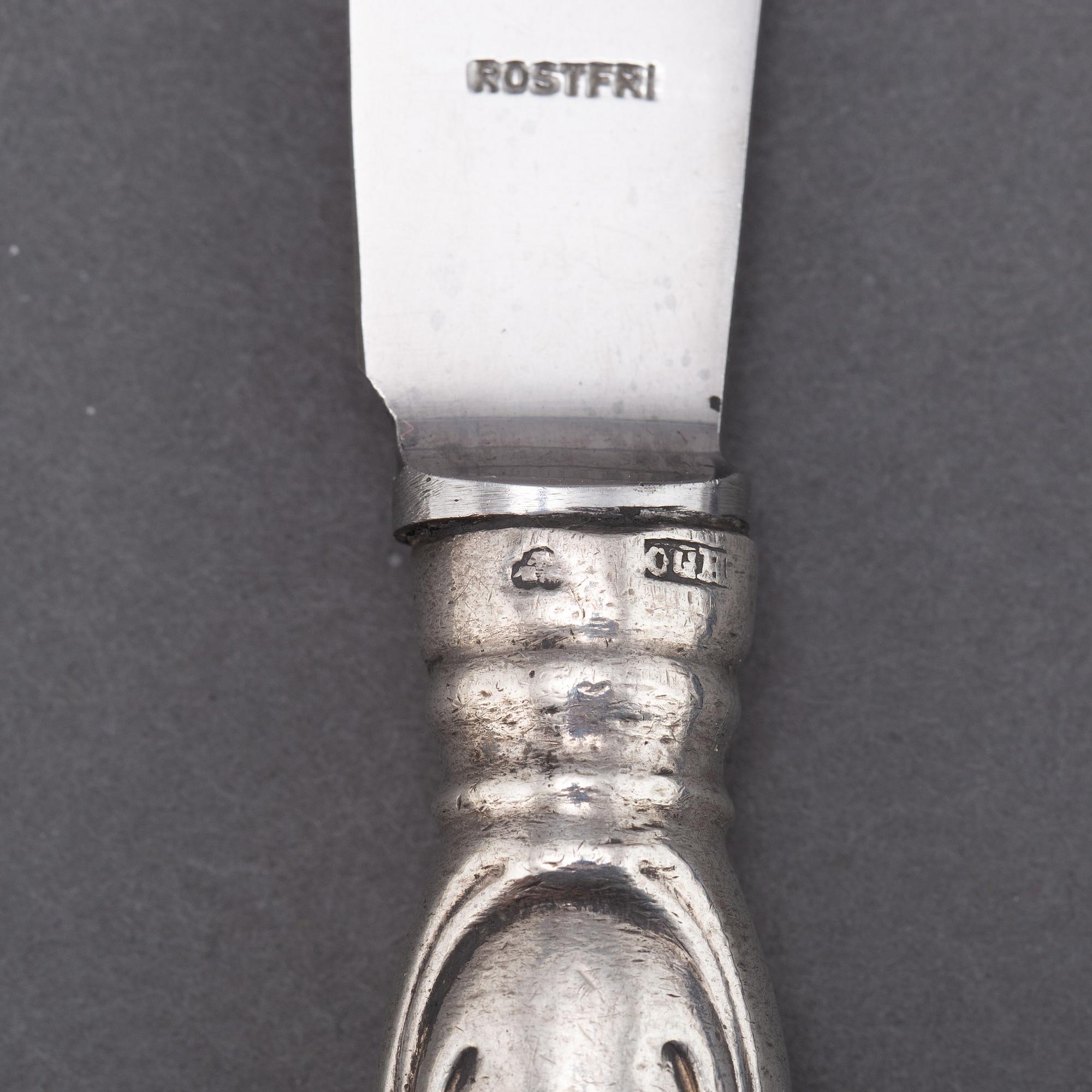 10 Swedish silver dinner knives, model Prins Albert, mark of G Möllenborg, Stockholm circa 1860.