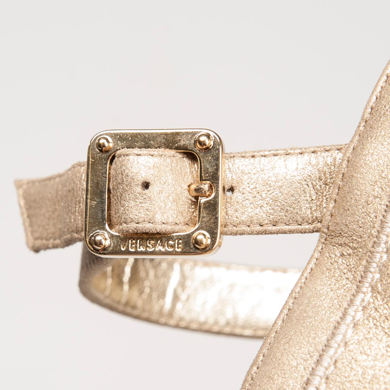 SKOR, Versace.