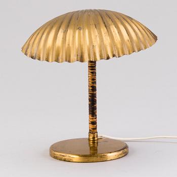 PAAVO TYNELL, BORDSLAMPA. Snäcka. Tillverkad av Taito Oy. Formgiven 1938/39.