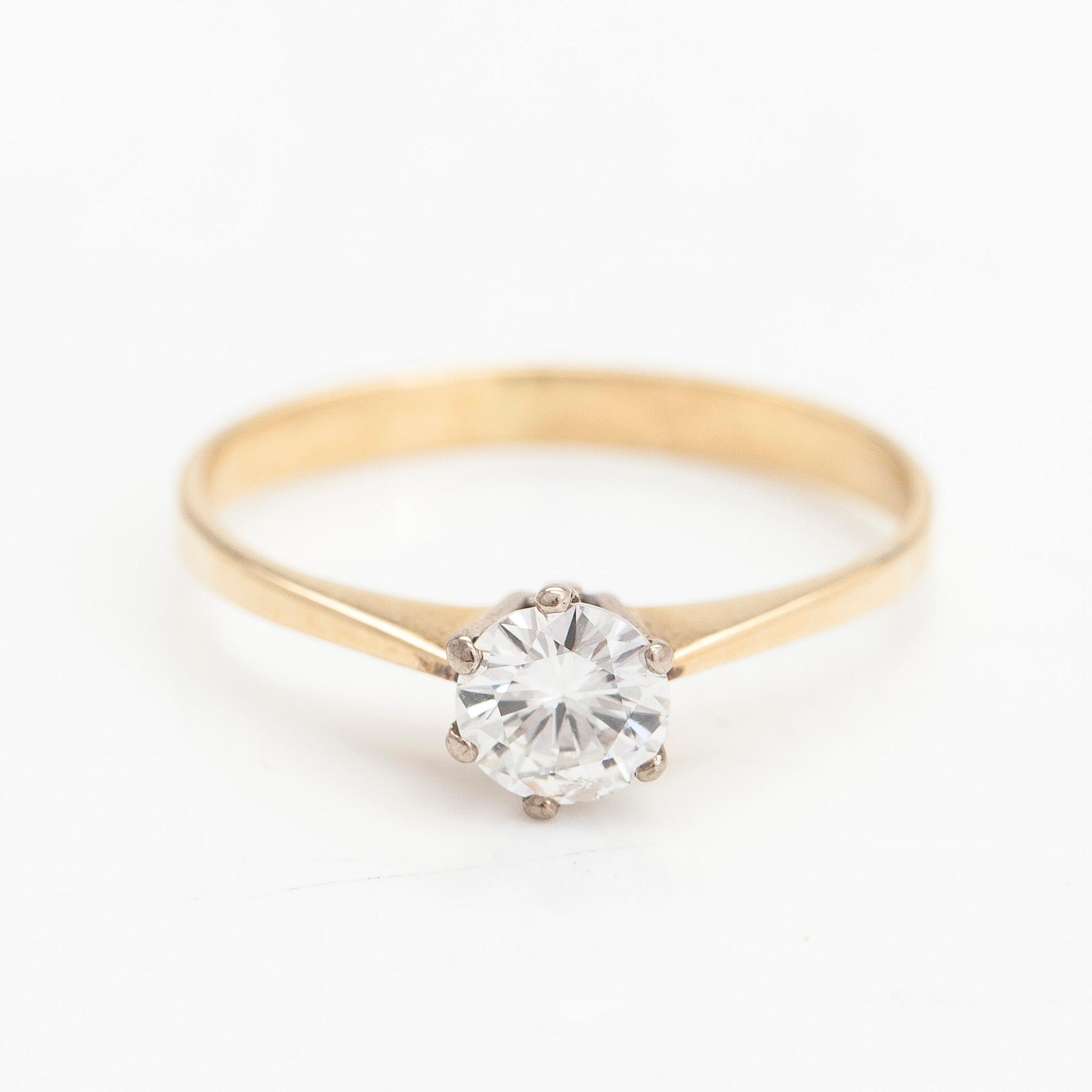 A 14K gold ring with a brilliant cut diamond approx. 0.40 ct.