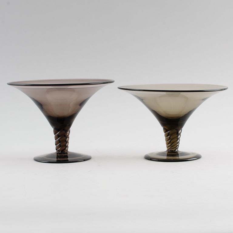 SKÅLAR på fot, 2 st, glas, Simon Gate, Sandvik, 1900-talets första hälft.