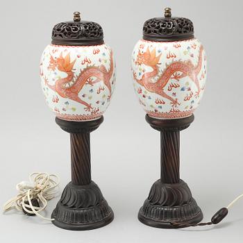 A pair of Chinese lanterns, early 20th Century.