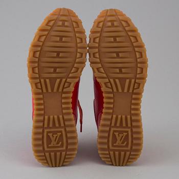 Sneakers by Louis Vuitton + Supreme, size 5,5.